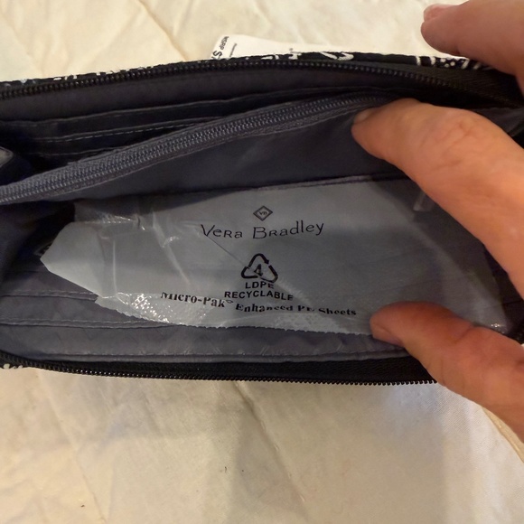 NWT, OS, VERA BRADLEY, WALLET - Picture 2 of 10